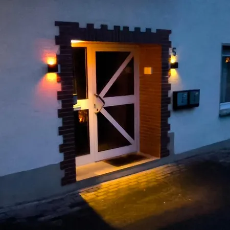 Zwei Komfortable Zweibettzimmer Mit Gemeinschaftsbad & Gemeinschaftskueche * Bueren (Westphalia)