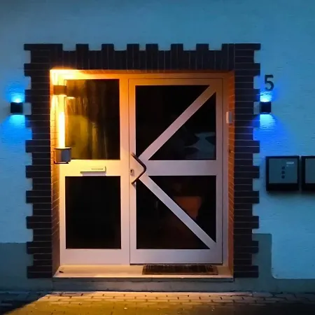 Zwei Komfortable Zweibettzimmer Mit Gemeinschaftsbad & Gemeinschaftskueche
